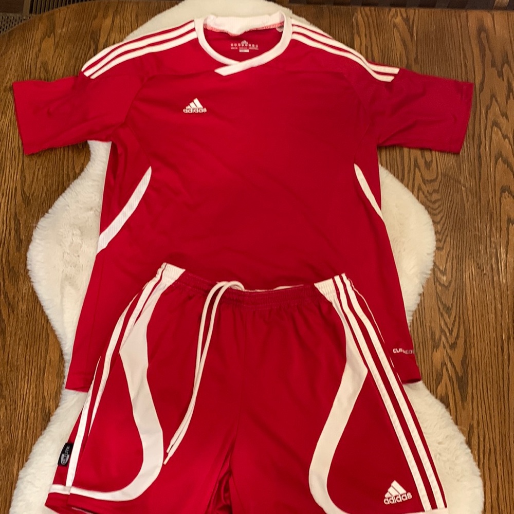 Mens two piece adidas climacool set.